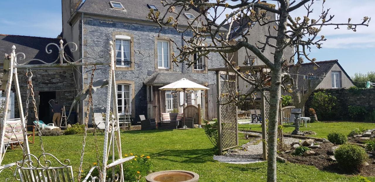 Maison Papillons Bed and breakfast Plomodiern